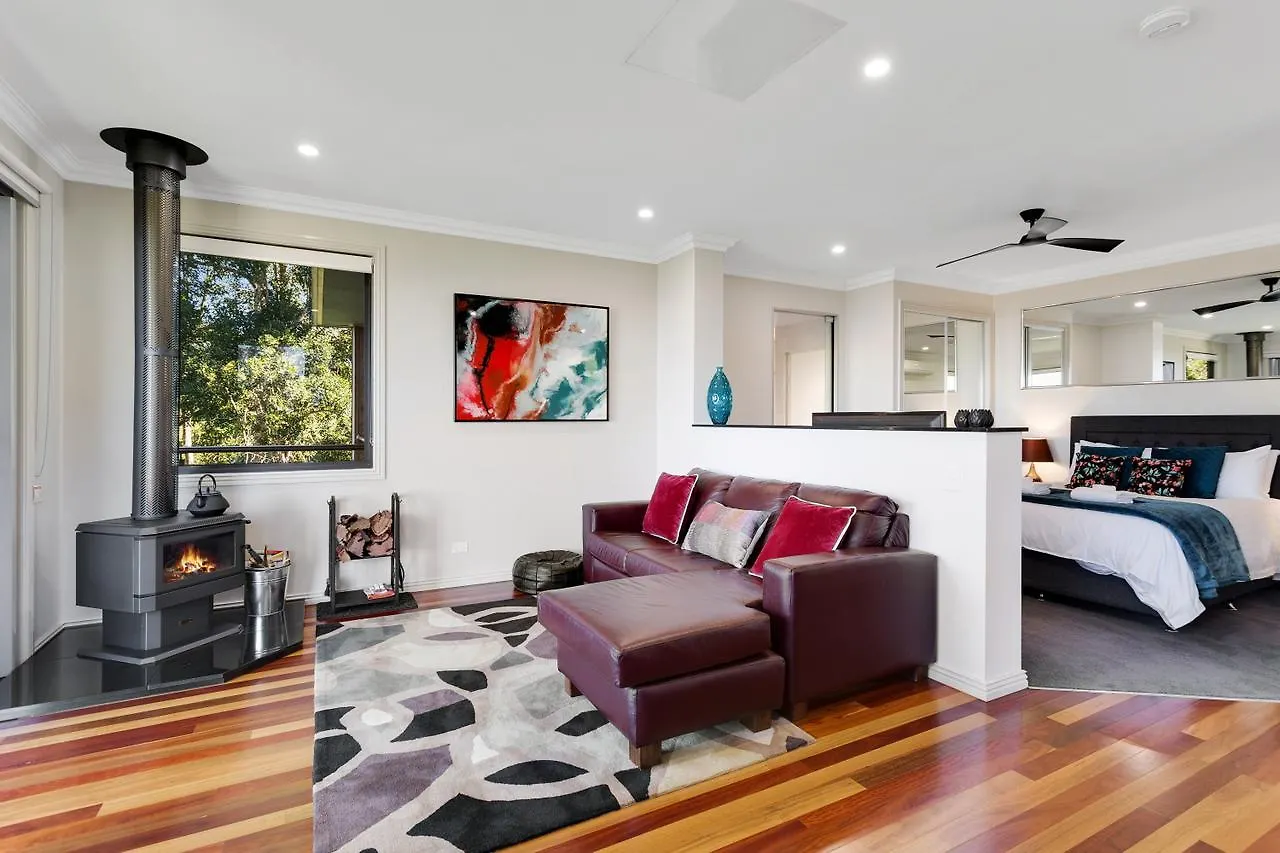 Chalet Tranquillity At Ravensbourne Escape Villa Australia
